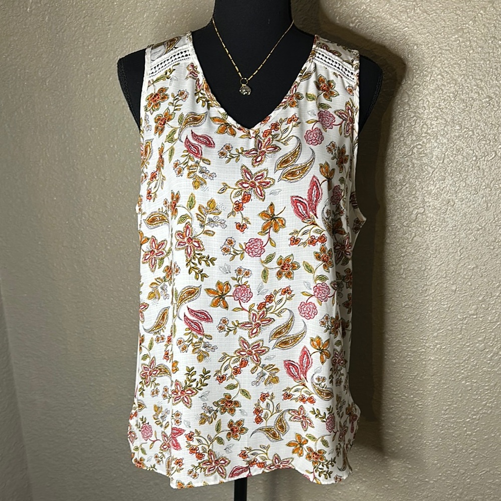 NWOT FORTUNE + IVY Sleeveless‎ Floral Tank Top